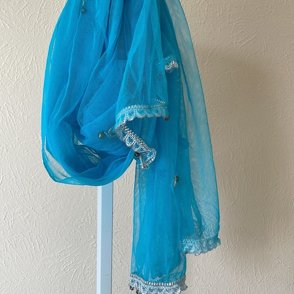 Gorgeous Indian/Iranian turquoise embellished scarf/wrap - Picture 4 of 9